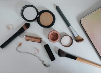 Czy kupowanie kosmetyków przez internet jest opłacalne?