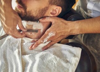 Sztuka golenia: jak prawidłowo używać pędzla do golenia? Sztuka golenia: jak prawidłowo używać pędzla do golenia