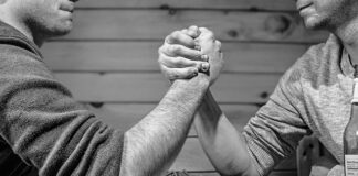 Kiedy zakłada się PEGA?