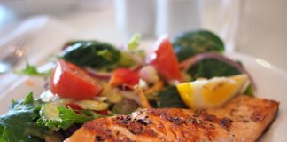 Czy nad morzem opalamy się szybciej?