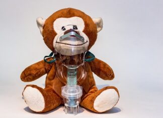 Czy po masce w płachcie nakłada się krem?