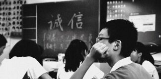 Co się daje na szczęście na egzamin?