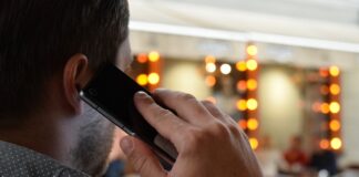 Jak się rozmawia z księdzem?