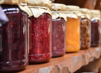 Z czego się robi dżem różany?