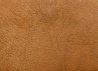 Jak nosić skórzany płaszcz?