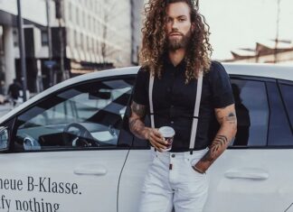 Co oznacza niebieska podwiązka? Co oznacza niebieska podwiązka?