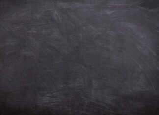 Co pod czarną koszulę?