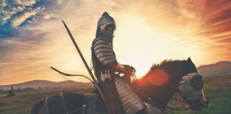 Jak nazywa się wojskowy płaszcz?