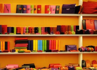 Kto wytwarza portfele i portmonetki? Kto wytwarza portfele i portmonetki?