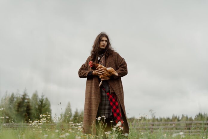 Co pasuje do płaszcza w kratę