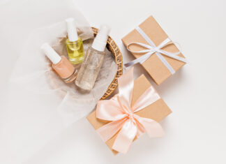 Idealne zestawy kosmetyków na prezent: co wybrać? Idealne zestawy kosmetyków na prezent